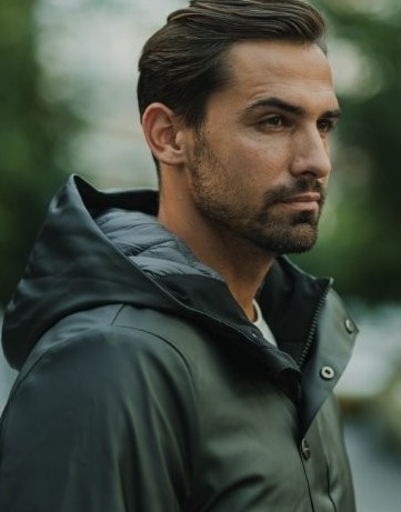 DIMITRIS D Special Booking